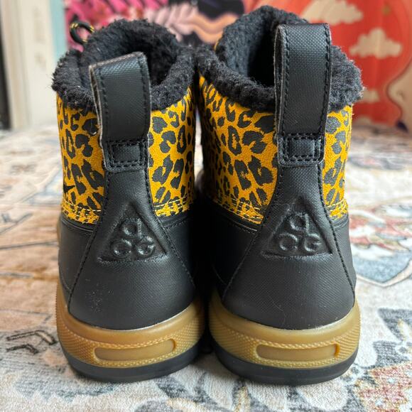 Nike ACG Women's Boots Waterproof Outdoor Snow Rain Boots Black Cheetah Size 8 - Picture 4 of 13